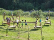 Percorso avventura con 5 torrette e 4 ponti sospesi 