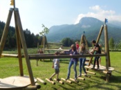 Percorso avventura con 5 torrette e 4 ponti sospesi 